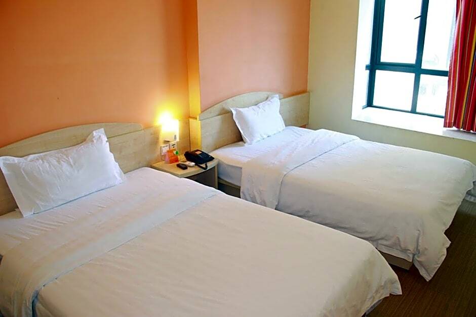 Чэнду: 7 Days Inn Chengdu Shuangliu International Airport Languang Airport International City Branch