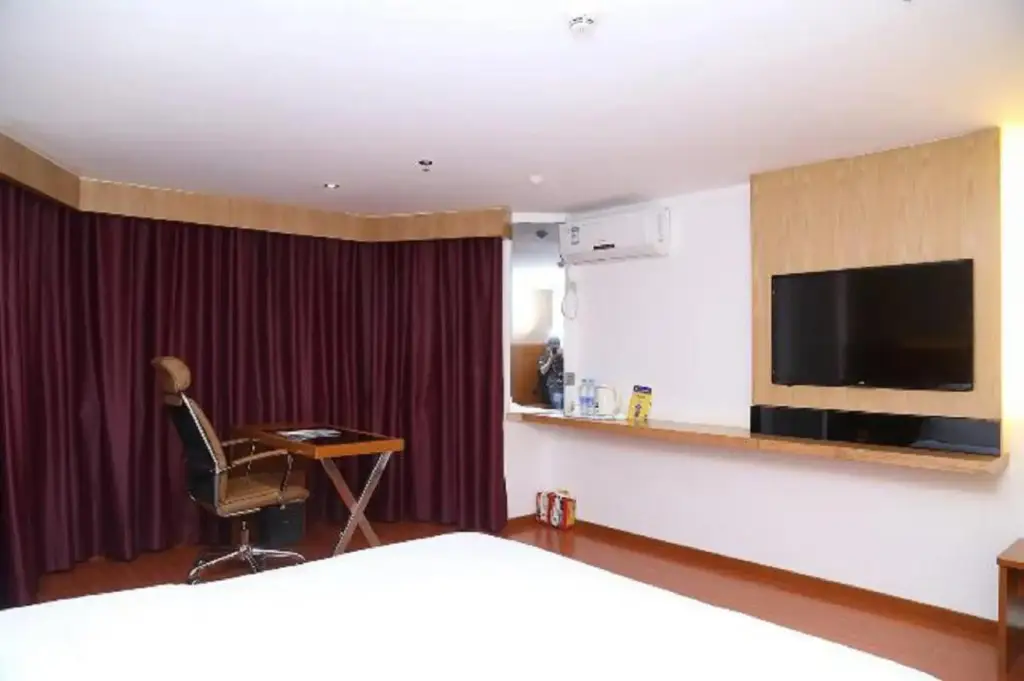 Шэньчжэнь: 7 Days Inn Shenzhen China World Trade Center Merto Station Branch
