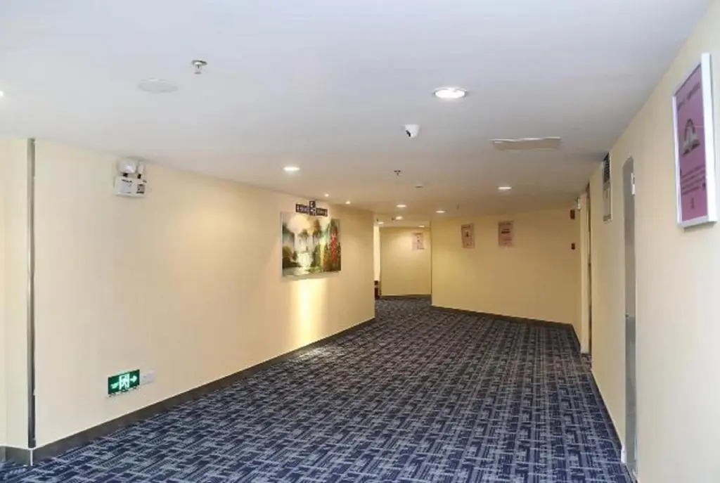 Шэньчжэнь: 7 Days Inn Shenzhen China World Trade Center Merto Station Branch