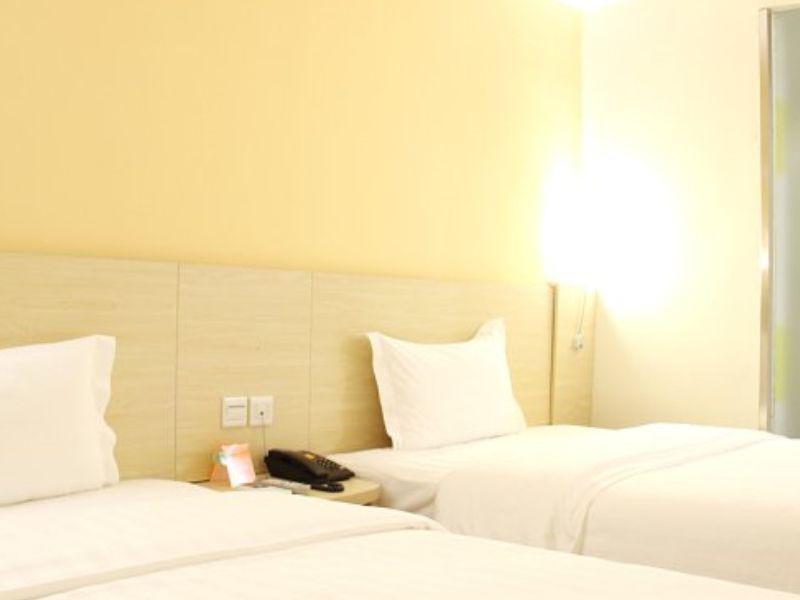 Чэнду: 7Days Inn Chengdu Wenshu CourtyaRoad Railway Station