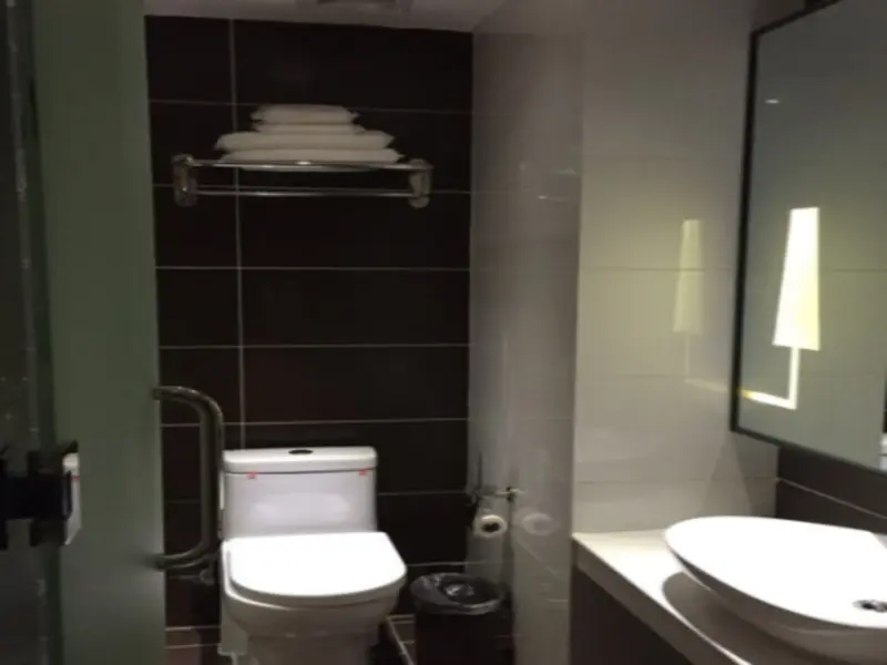 Цзуньи: 7Days Inn Zunyi Meitan Zheda Square