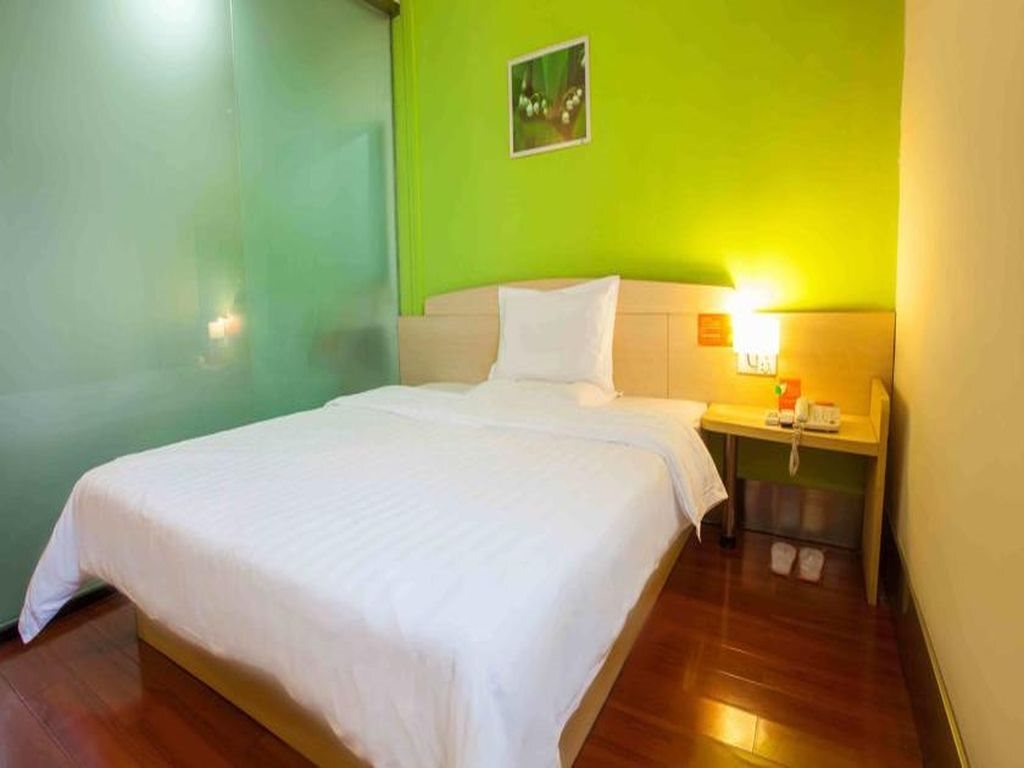 Санья: 7 Days Inn Sanya Yingbin Road Sea View Branch