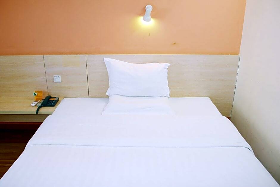 Шанхай: 7 Days Inn Shanghai South Xizang Road Subway Station Branch