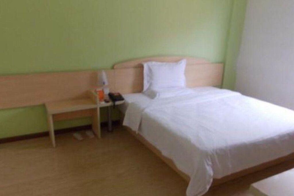 Чэнду: 7 Days Inn Chengdu North Railway Train Station Square Branch