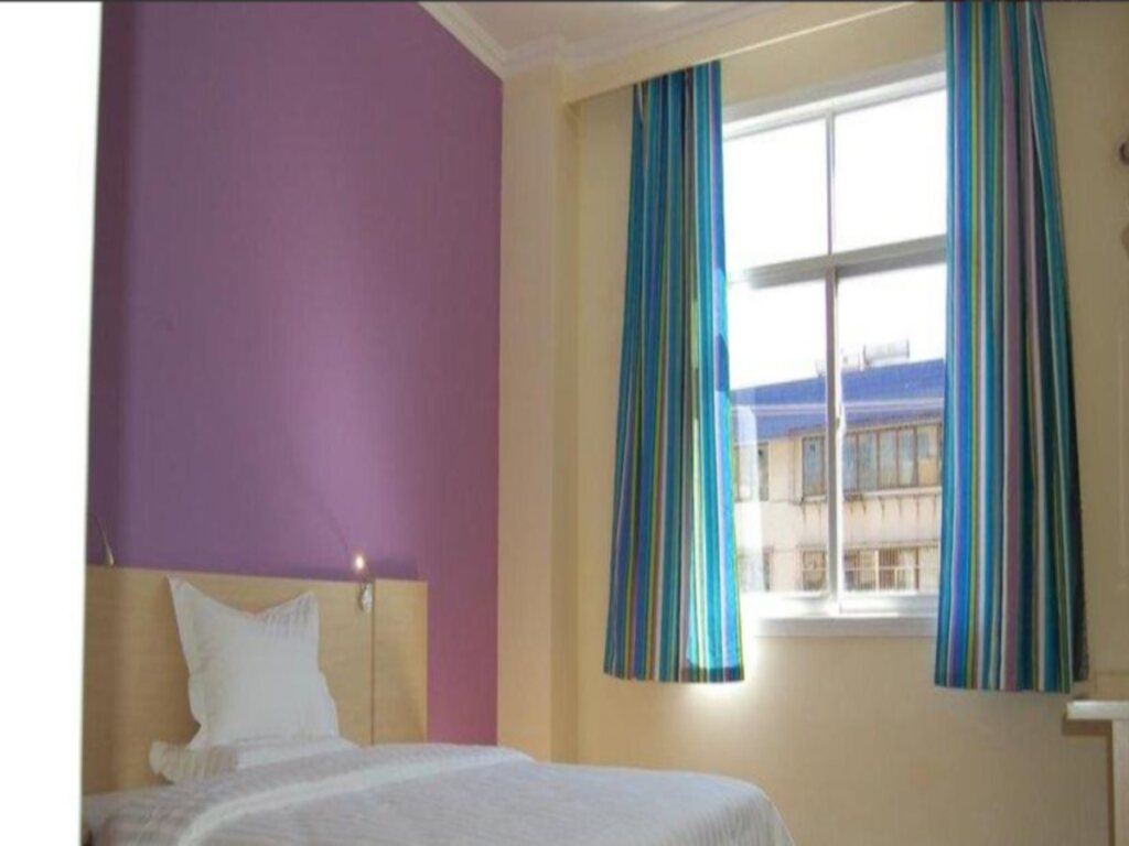 Дали: 7 Days Premium Hotel (Dali Erhai High-speed Railway Station)