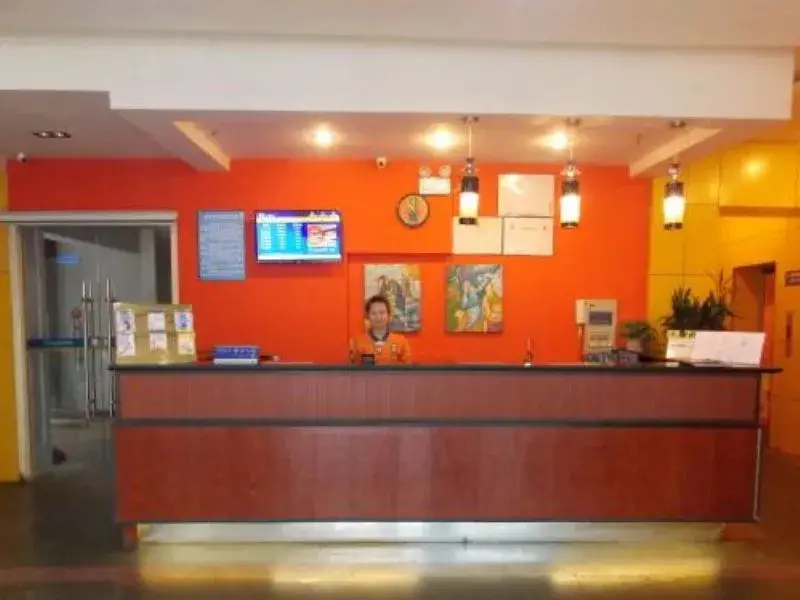 Чэнду: 7 Days Inn Chengdu North Railway Train Station Square Branch
