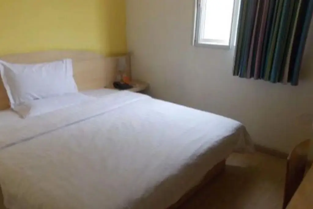 Чэнду: 7 Days Inn Chengdu North Railway Train Station Square Branch