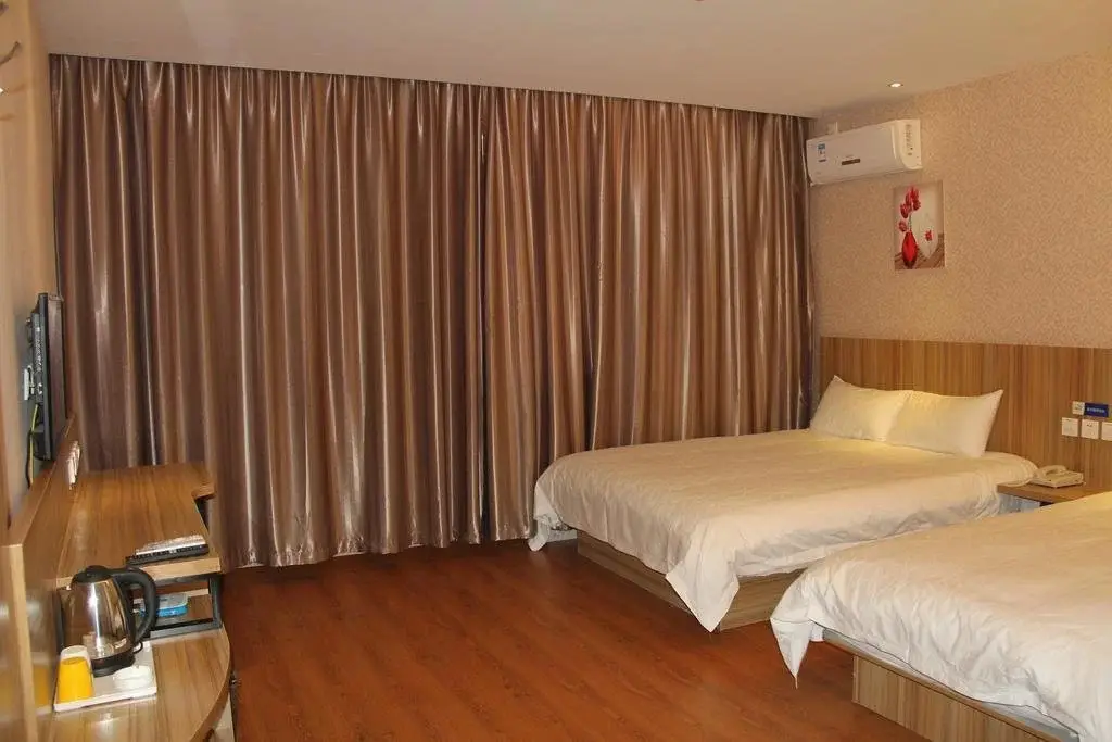 Циньхуандао: Eaka 365 Hotel Changli Railway Station