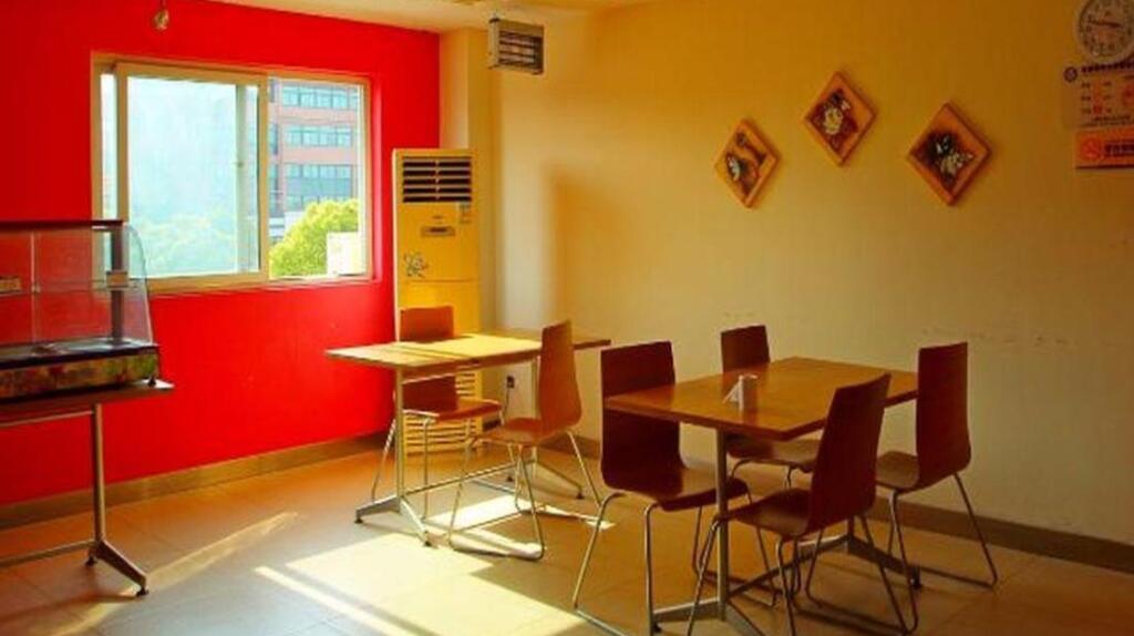 Шанхай: 7 Days Inn Shanghai Songjiang New Town Subway Stat