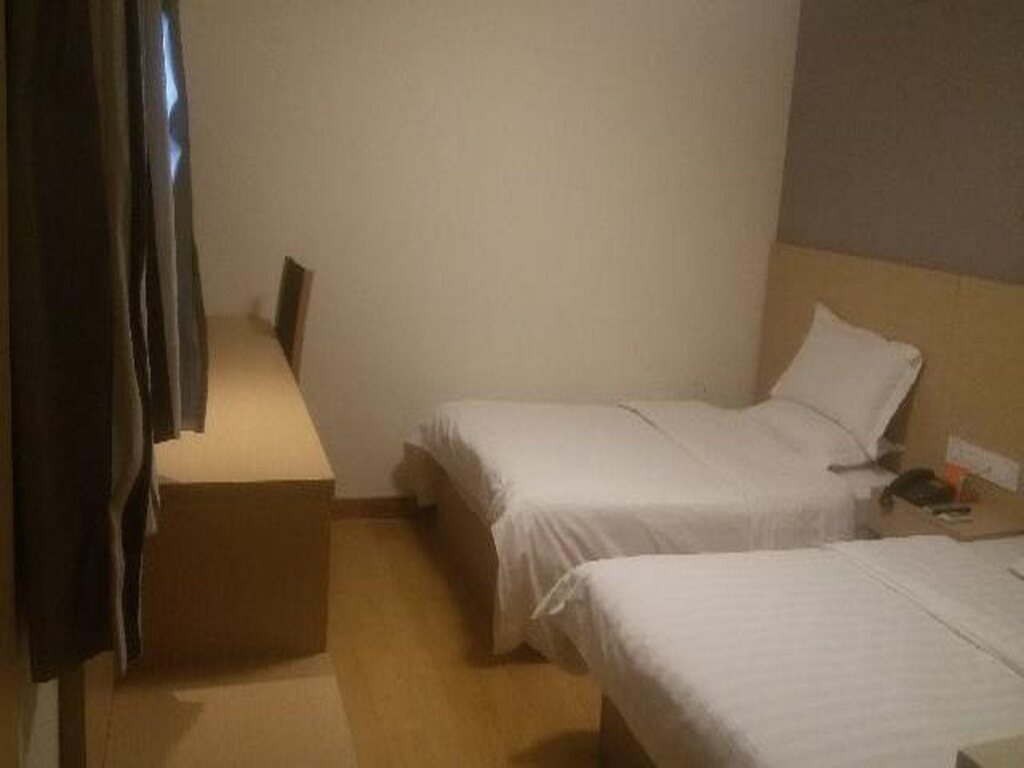 Шанхай: 7 Days Inn (Shanghai Wujiaochang Second)