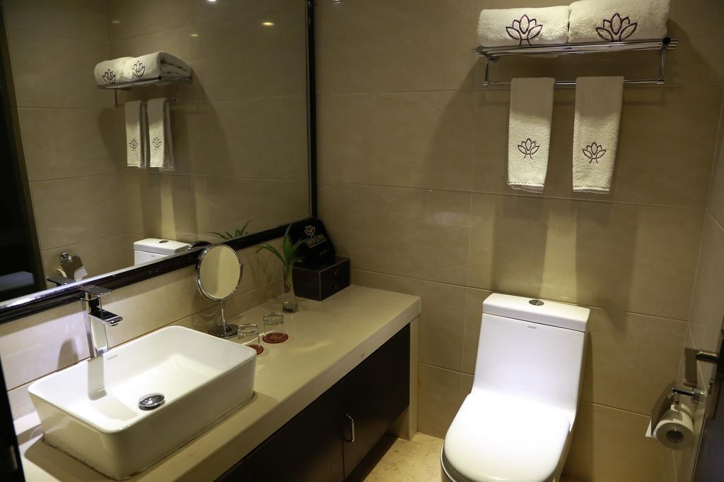 Куньмин: Hometown Lotus Hotel