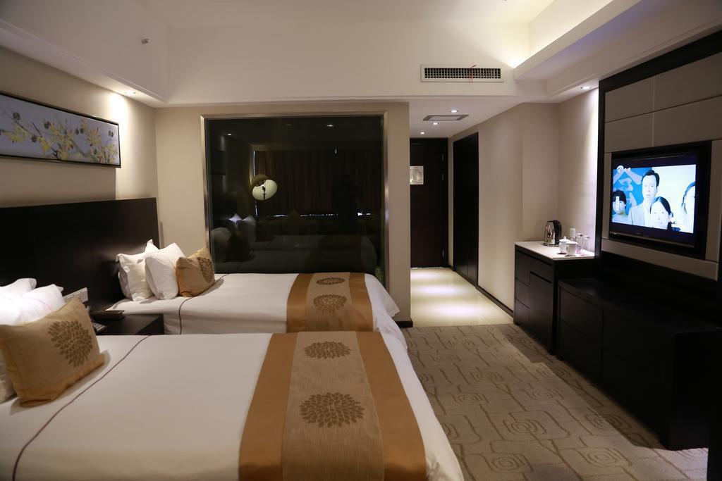 Куньмин: Hometown Lotus Hotel