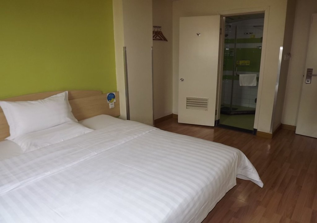 Шанхай: 7 Days Inn Nanjing Road Pedestrian Street