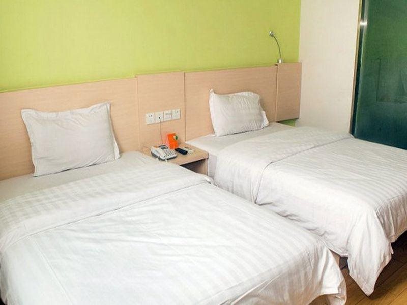 Ханчжоу: 7 Days Inn Hangzhou West Lake Leifeng Pagoda Wangjiangmen