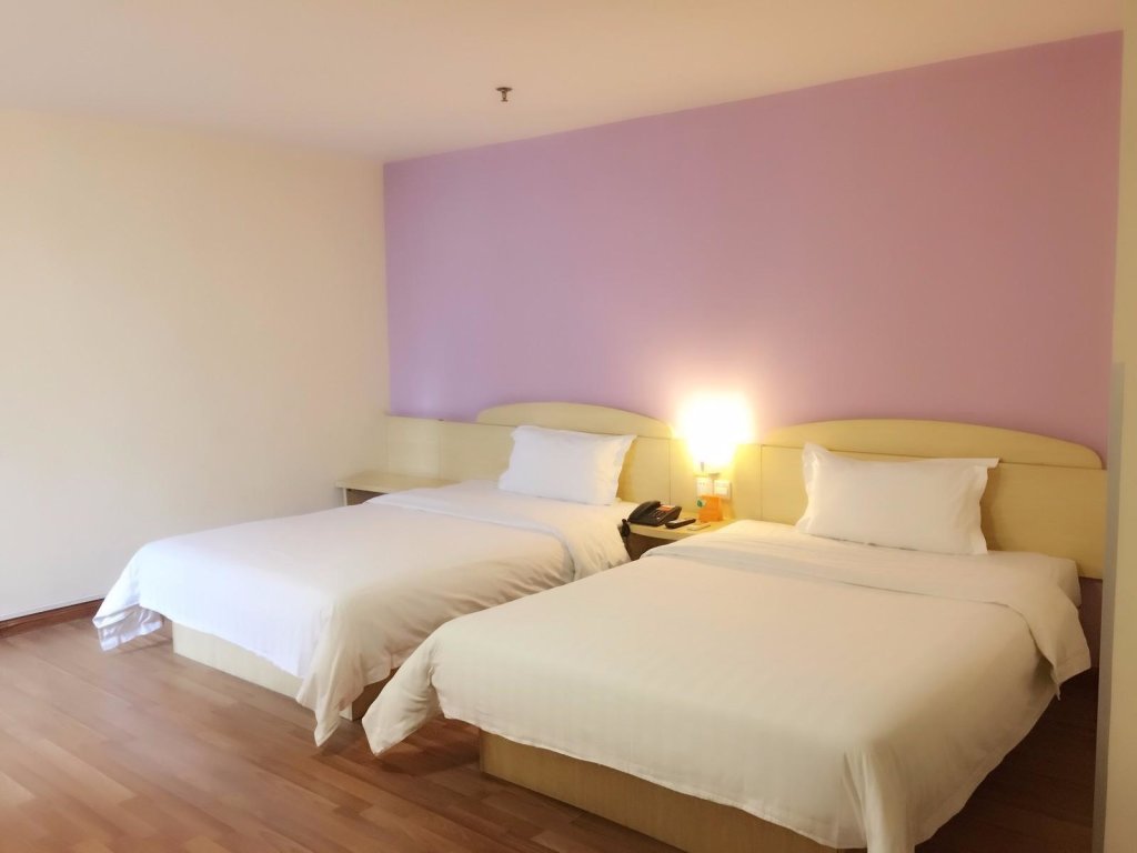 Фошань: 7Days Inn Foshan Nanhai Haisan West Road Qiangui Square