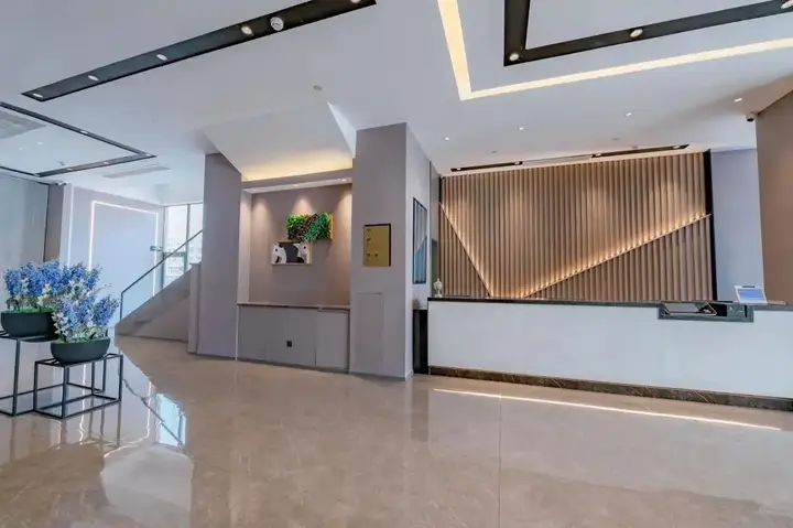 Вэйхай: 7Days Premium Rongcheng High Speed Rail Station