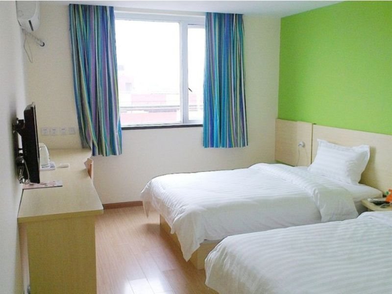 Чэнду: 7 Days Inn Chengdu East Shuhan Road Metro Station Branch