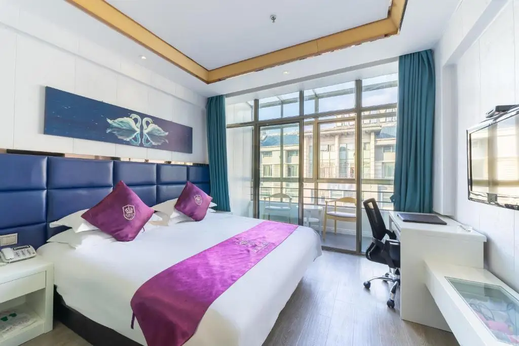 Иу: Rong Le Business Hotel