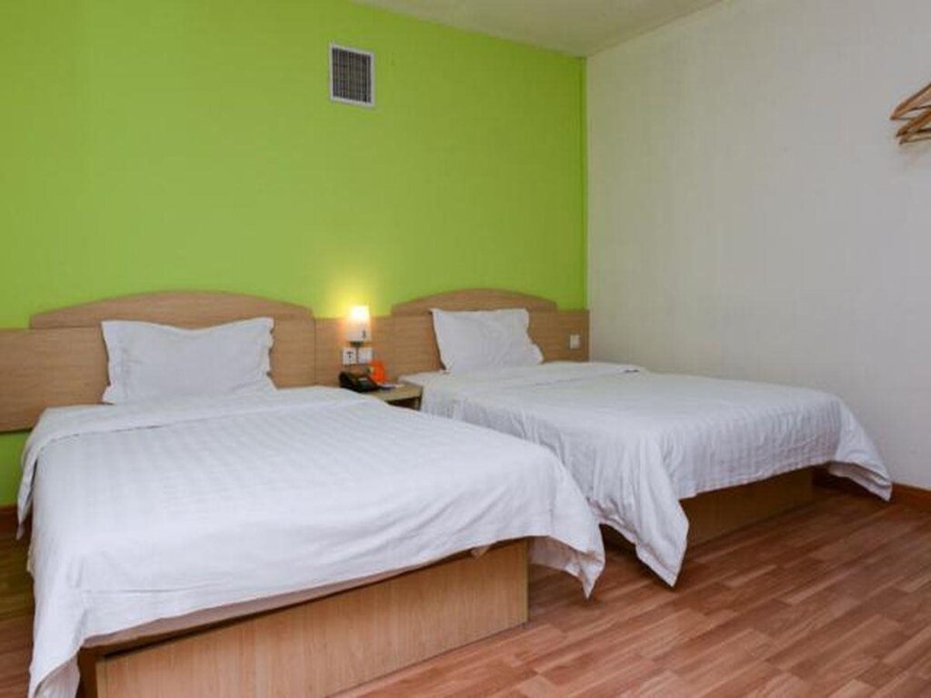 Шанхай: 7Days Inn Shanghai Dabaishu
