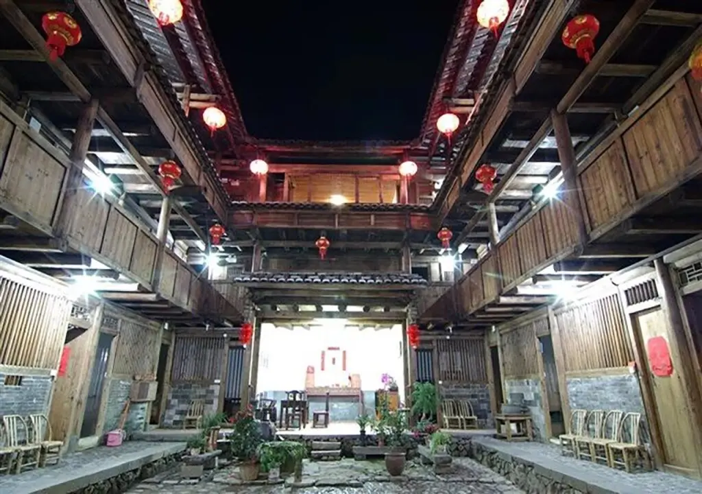 Жангжоу: Nanjing Tulou Qingdelou Inn
