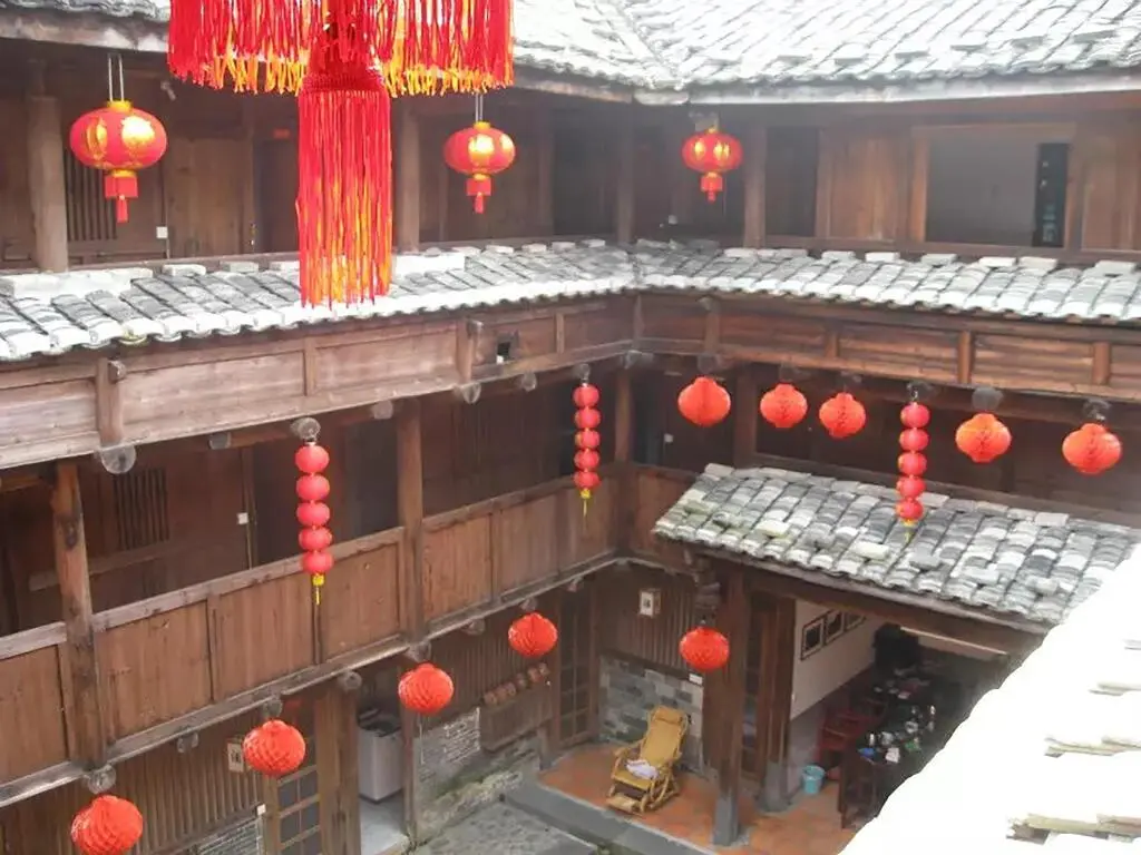 Жангжоу: Nanjing Tulou Qingdelou Inn