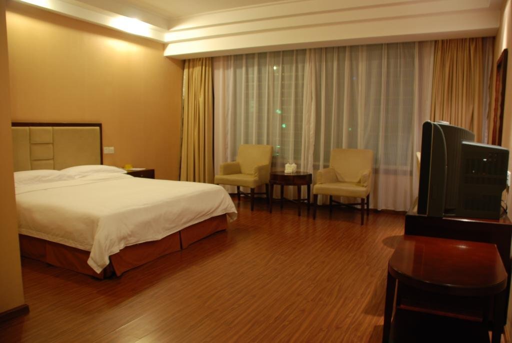 Yaan Gucheng Hotel — фото 1