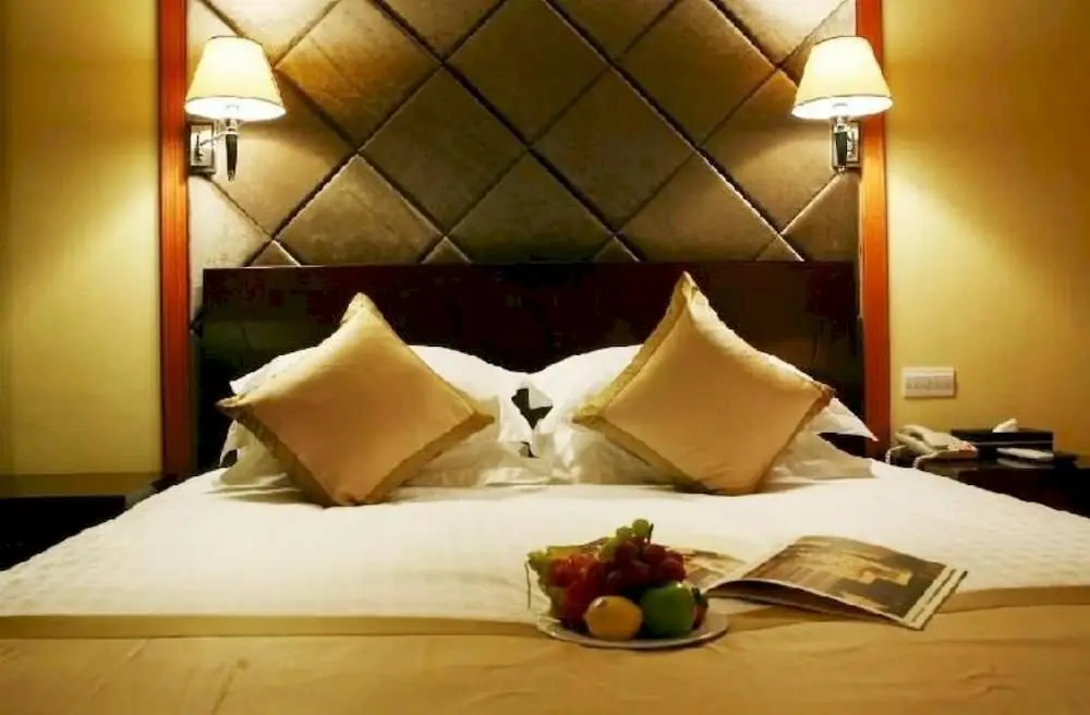 Шанхай: Days Hotel Frontier Jiading