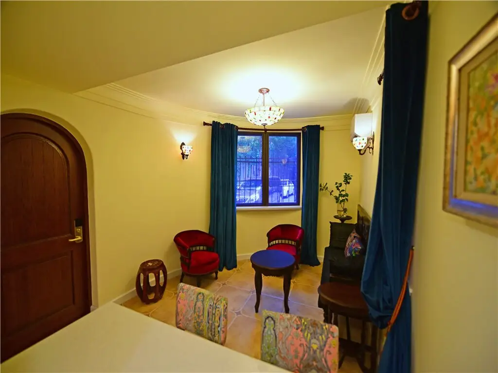 Шанхай: Soho Garden Villa Hotel - Shanghai Jiaotong University Metro Station Flagship