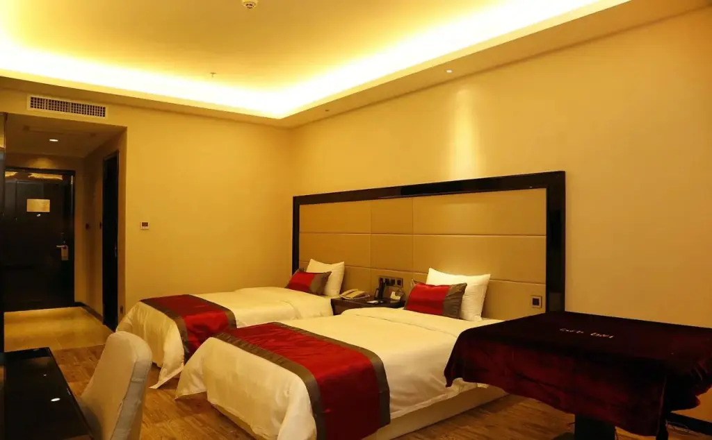 Шэньчжэнь: Green Oriental Hotel (Shenzhen Pinghu South China City Hehua subway station)