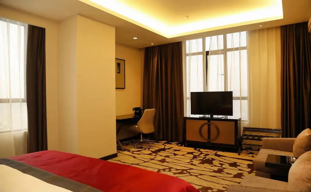 Шэньчжэнь: Green Oriental Hotel (Shenzhen Pinghu South China City Hehua subway station)