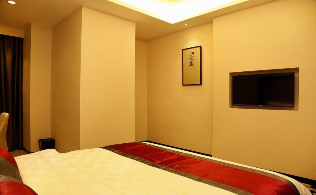 Шэньчжэнь: Green Oriental Hotel (Shenzhen Pinghu South China City Hehua subway station)