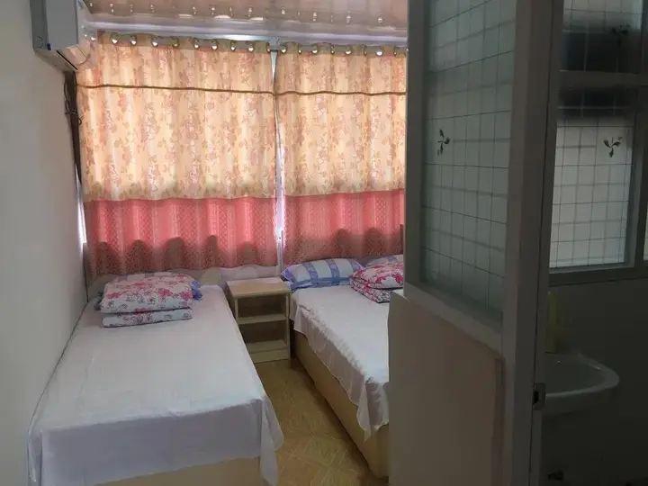 Жичжао: Hai Li Qun Fisherman's Family