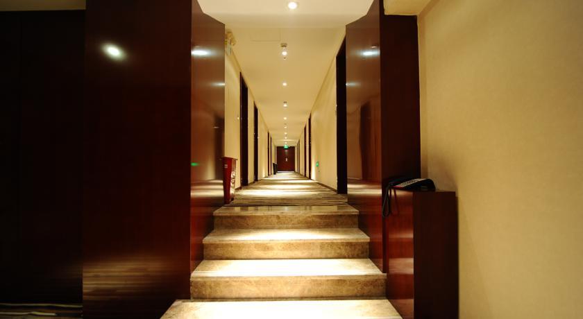 Шанхай: Lianchu Happiness Hotel