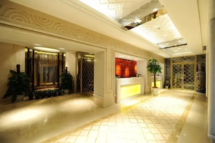 Шанхай: Lianchu Happiness Hotel