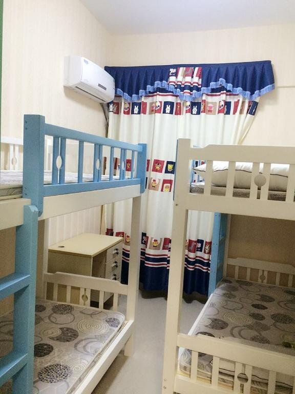 Шэньчжэнь: 8090 Youth Hostel