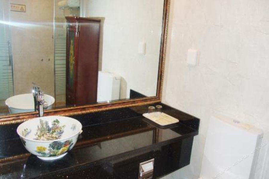 Далянь: Hutan Hotel