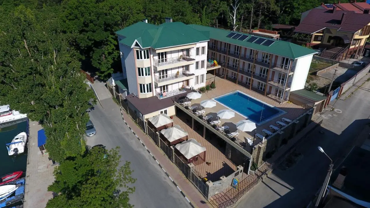 Архипо-Осиповка: Adel Hotel
