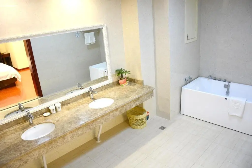 Уси: GreenTree Inn Wuxi Yixing East Longtan Road Dongjiu Business Hotel