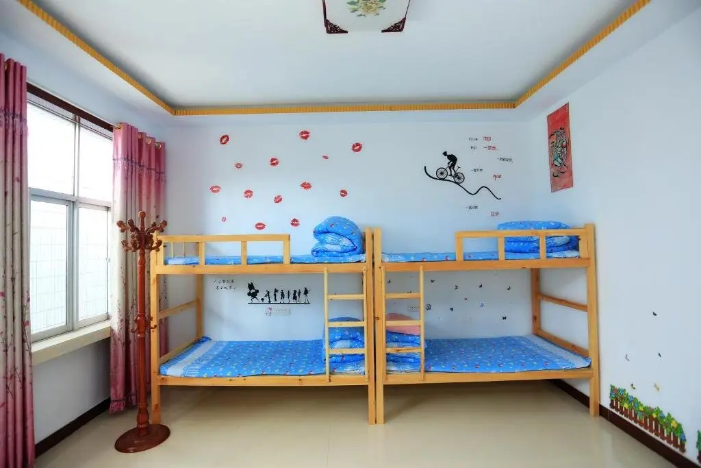 Цзюцюань: Dunhuang Haoyijia Inn