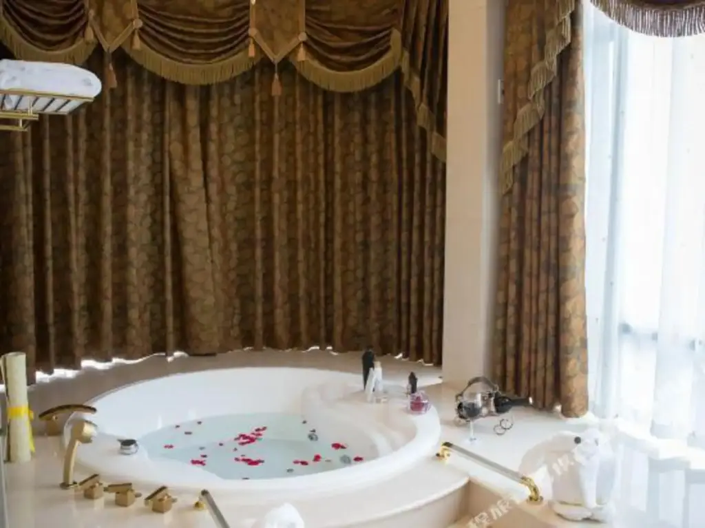Чжэнчжоу: Zhengzhou Cheered Hotel