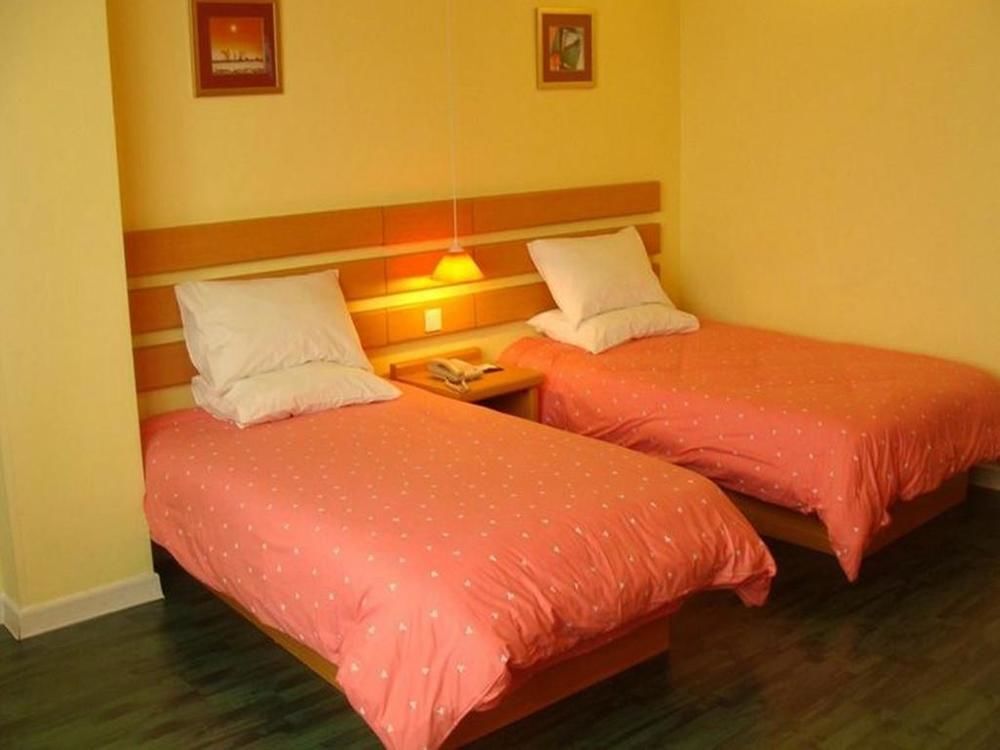 Шанхай: Home Inn Shanghai Jiading Qinghe Road