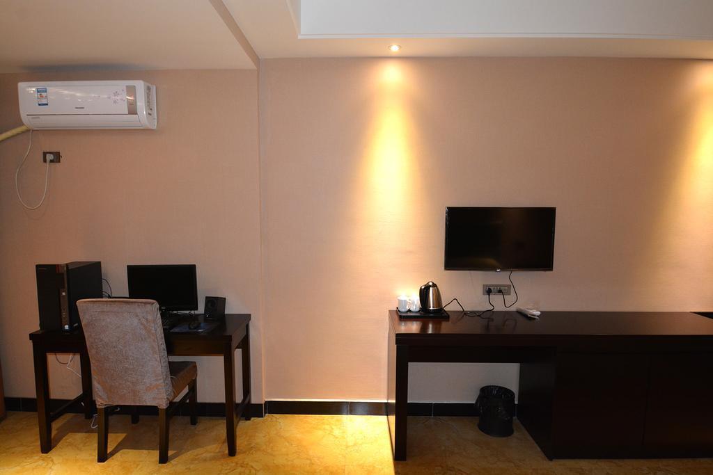 Чжэнчжоу: DengFengPuRui Hotel
