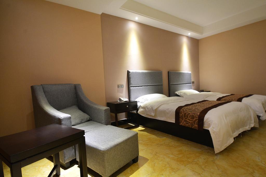 Чжэнчжоу: DengFengPuRui Hotel