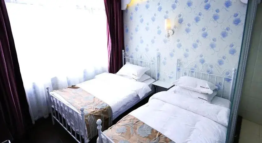 Чжанцзяцзе: Nanian Jinri Hotel