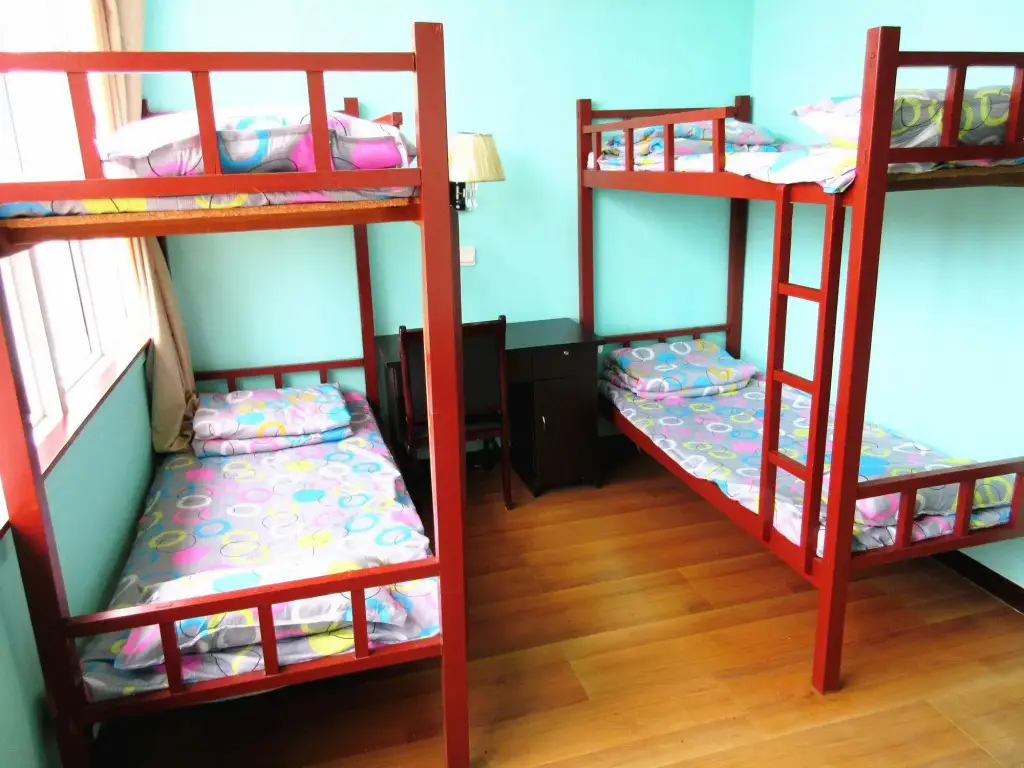 Циндао: 25 Four Seasons Youth Hostel