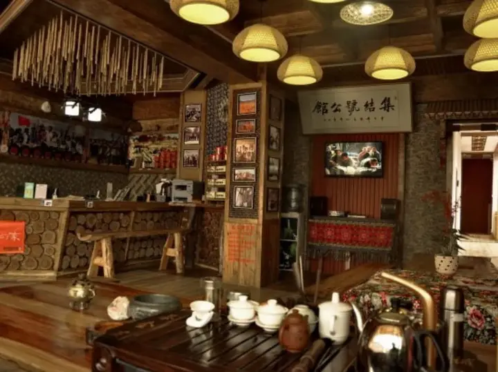 Чжанцзяцзе: Assembly Inn