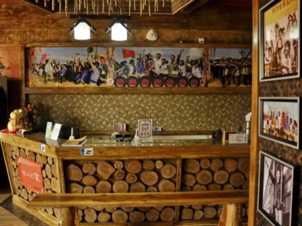 Чжанцзяцзе: Assembly Inn
