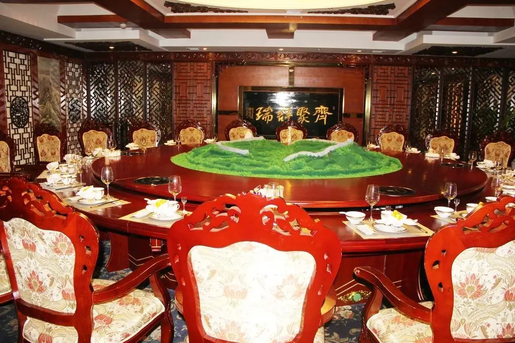 Лучжоу: Luzhou Sotelinn Century Hotel