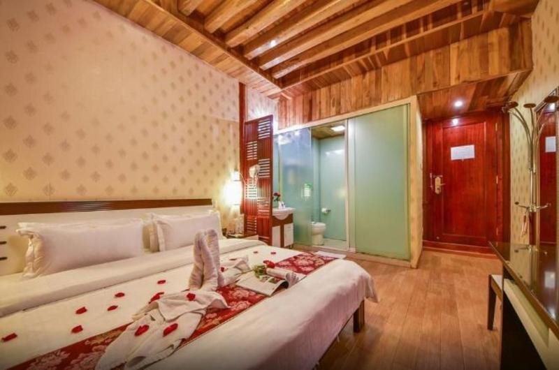 Дали: Dali Palace Hotel