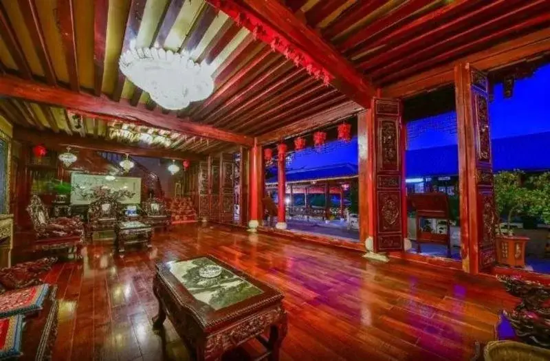 Дали: Dali Palace Hotel